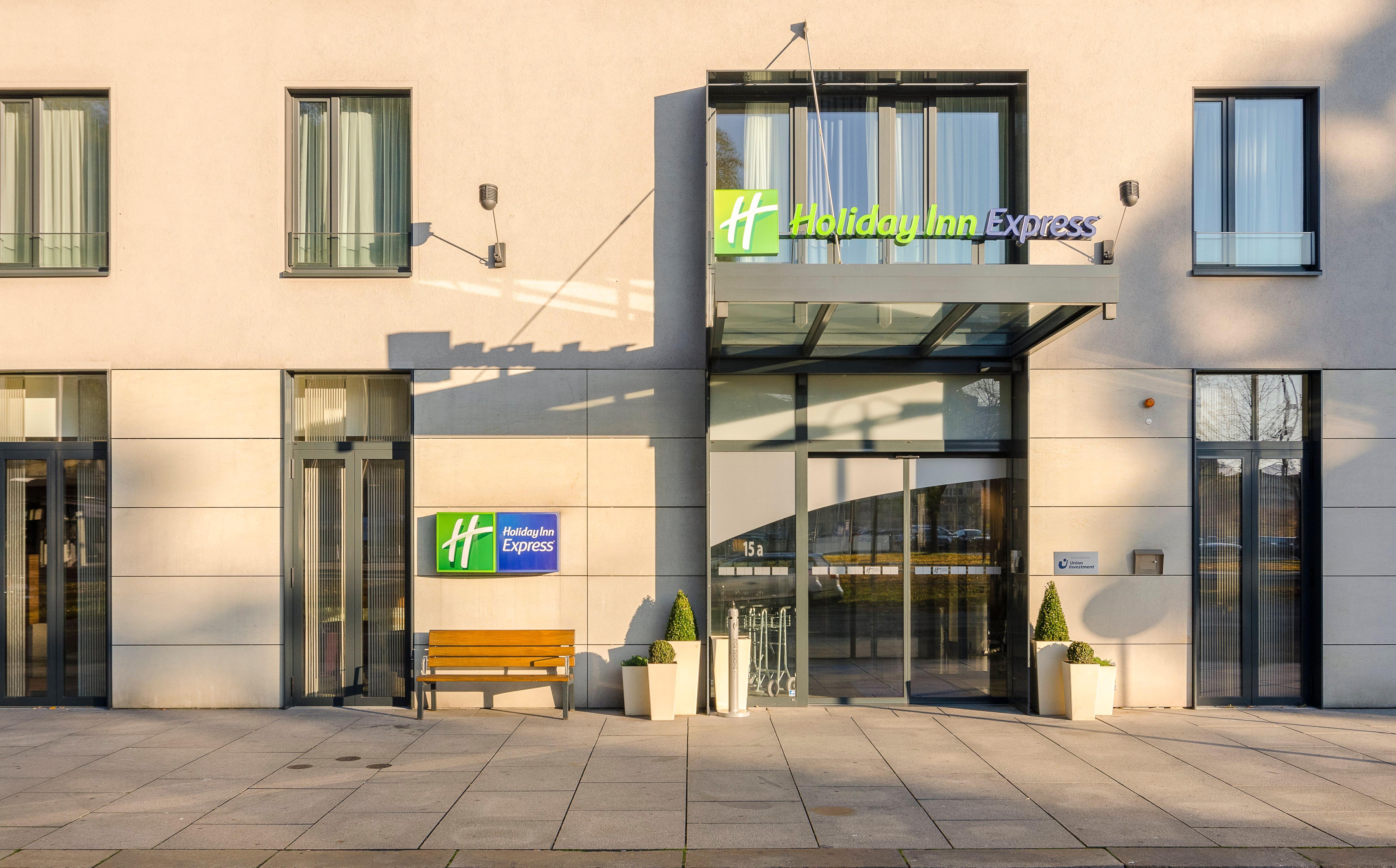 Holiday Inn Express Dresden City Centre Exterior foto